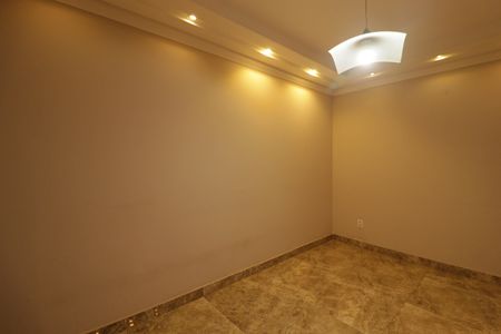 Casa para alugar com 500m², 3 quartos e 3 vagas Casa para alugar com 500m², 3 quartos e 3 vagasSala