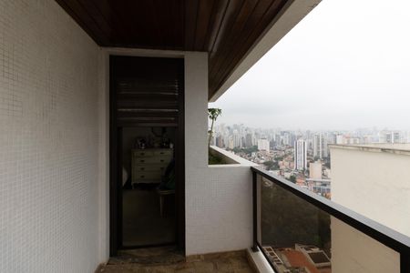 Apartamento à venda com 260m², 4 quartos e 4 vagas Apartamento à venda com 260m², 4 quartos e 4 vagasVaranda da Suíte 2