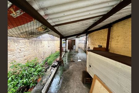 Casa à venda com 250m², 1 quarto e sem vagaQuintal