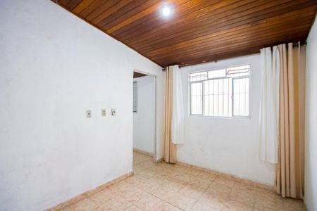 Casa à venda com 125m², 2 quartos e 1 vaga Casa à venda com 125m², 2 quartos e 1 vagaEdícula - Sala
