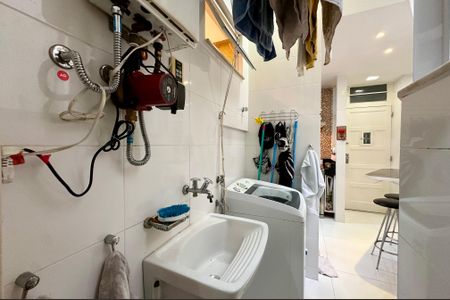 Apartamento à venda com 147m², 3 quartos e 1 vagaÁrea de Serviço