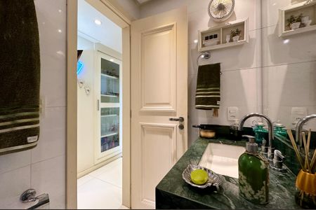 Apartamento à venda com 147m², 3 quartos e 1 vagaBanheiro Social