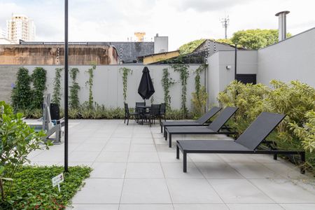 Apartamento à venda com 25m², 1 quarto e sem vaga Apartamento à venda com 25m², 1 quarto e sem vagaÁrea comum - Piscina