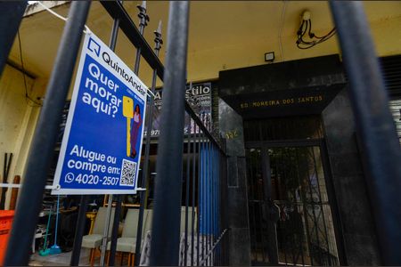 Placa de apartamento à venda com 1 quarto, 49m² em Grajaú, Rio de Janeiro