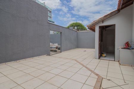 Casa para alugar com 118m², 2 quartos e 1 vagaQuintal