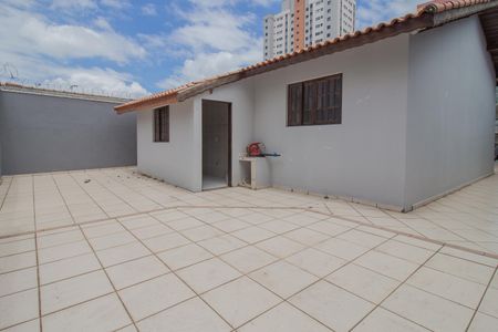 Casa para alugar com 118m², 2 quartos e 1 vagaQuintal