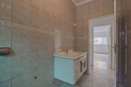 Casa para alugar com 120m², 2 quartos e 2 vagasBanheiro Social