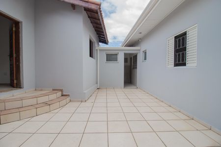 Casa para alugar com 120m², 2 quartos e 2 vagasQuintal