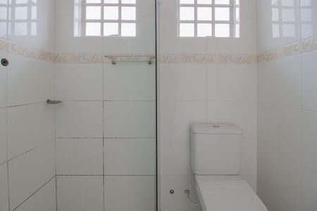 Casa para alugar com 120m², 2 quartos e 2 vagasBanheiro suíte