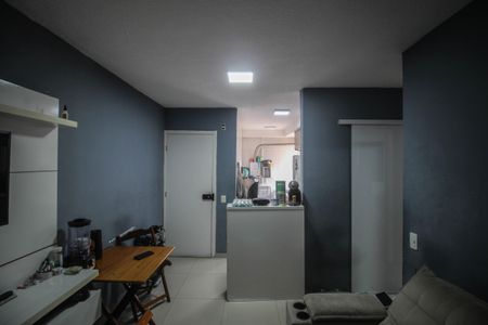 Sala de apartamento para alugar com 2 quartos, 44m² em Cerâmica, Nova Iguaçu