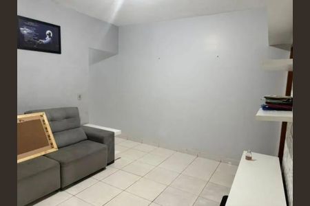 Sala de casa de condomínio para alugar com 2 quartos, 110m² em Residencial Sao Leopoldo, Goiânia