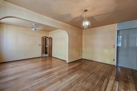 Apartamento à venda com 180m², 4 quartos e 2 vagasSala