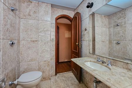 Apartamento à venda com 180m², 4 quartos e 2 vagasBanheiro Social