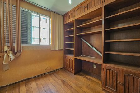 Quarto  de apartamento à venda com 4 quartos, 180m² em Lourdes, Belo Horizonte