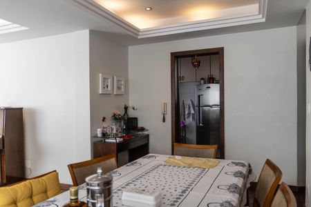 Apartamento para alugar com 120m², 4 quartos e 2 vagasCopa