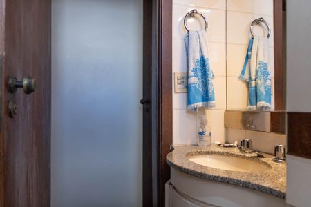 Apartamento para alugar com 120m², 4 quartos e 2 vagasBanheiro Social