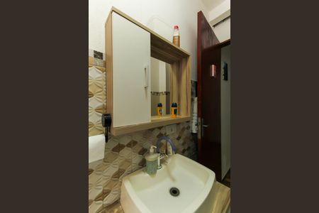 Casa à venda com 210m², 2 quartos e 1 vaga Casa à venda com 210m², 2 quartos e 1 vagaBanheiro 1