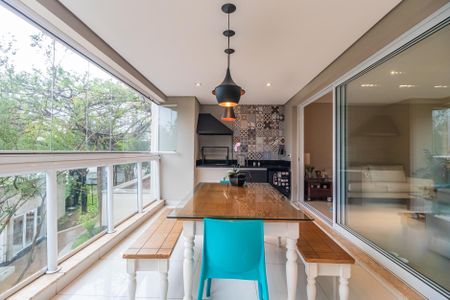 Apartamento à venda com 181m², 3 quartos e 4 vagasVaranda Sala