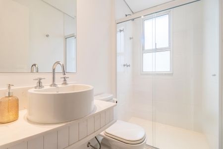 Apartamento à venda com 181m², 3 quartos e 4 vagasBanheiro da Suíte 2