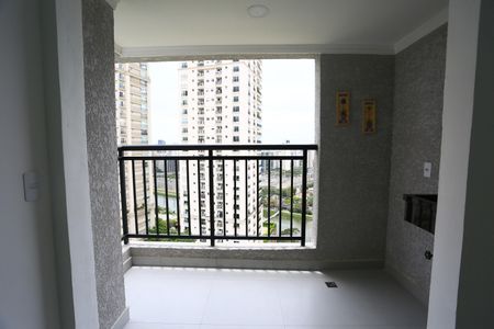 Apartamento à venda com 40m², 2 quartos e 1 vaga Apartamento à venda com 40m², 2 quartos e 1 vagaVaranda