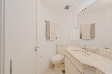 Apartamento à venda com 55m², 2 quartos e 2 vagasBanheiro Social