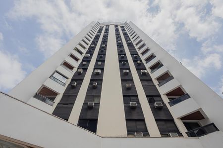Apartamento à venda com 55m², 2 quartos e 2 vagasFachada