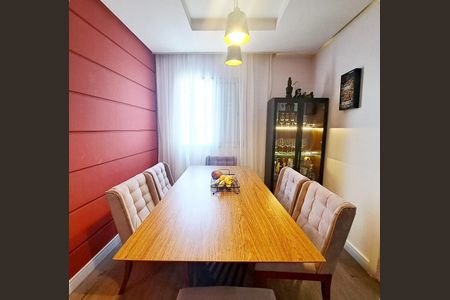 Apartamento à venda com 71m², 2 quartos e 1 vagaSala de Jantar