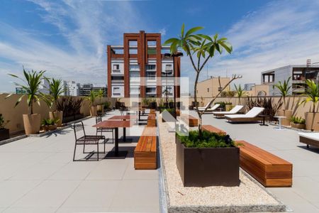 Studio à venda com 25m², 1 quarto e sem vaga Studio à venda com 25m², 1 quarto e sem vagaÁrea Comum - Rooftop