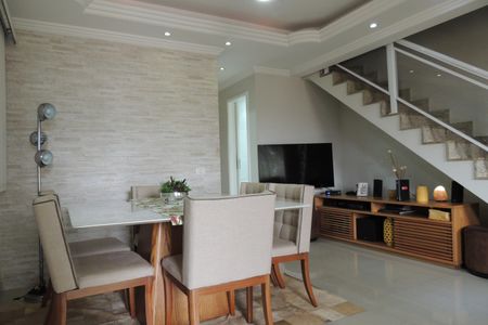 Casa de condomínio à venda com 200m², 3 quartos e 4 vagasSala