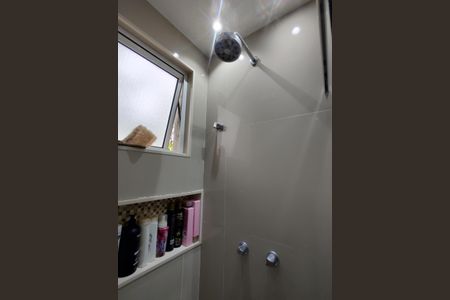 Casa de condomínio à venda com 200m², 3 quartos e 4 vagasBanheiro da Suíte 1