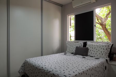 Casa de condomínio à venda com 200m², 3 quartos e 4 vagasQuarto 1 - Suíte 