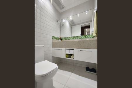 Casa de condomínio à venda com 200m², 3 quartos e 4 vagasLavabo