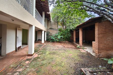 Casa à venda com 200m², 3 quartos e 4 vagasQuintal