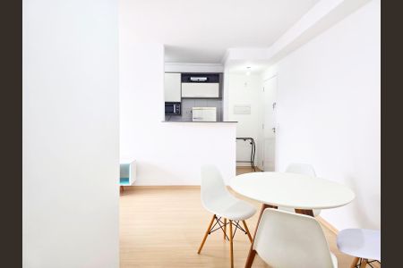 Apartamento para alugar com 65m², 2 quartos e 1 vaga Apartamento para alugar com 65m², 2 quartos e 1 vagaSala