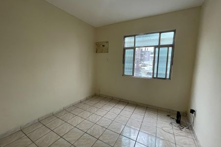 Quarto de casa para alugar com 1 quarto, 70m² em Parque Duque, Duque de Caxias