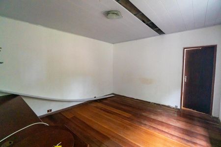 Casa à venda com 267m², 5 quartos e 8 vagasCasa 2 - Suite