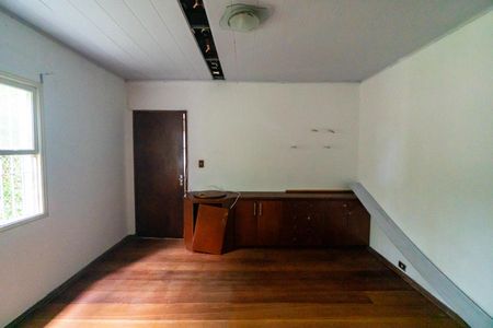 Casa à venda com 267m², 5 quartos e 8 vagasCasa 2 - Suite