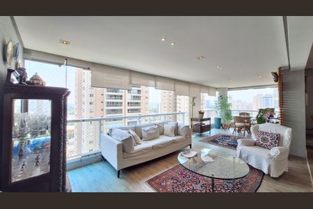 Apartamento para alugar com 187m², 3 quartos e 3 vagasVaranda