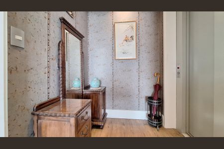 Apartamento para alugar com 187m², 3 quartos e 3 vagasHall social