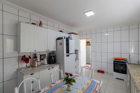 Casa à venda com 100m², 3 quartos e 2 vagas Casa à venda com 100m², 3 quartos e 2 vagasCozinha