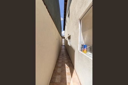 Casa à venda com 100m², 3 quartos e 2 vagas Casa à venda com 100m², 3 quartos e 2 vagasCorredor