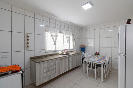 Casa à venda com 100m², 3 quartos e 2 vagas Casa à venda com 100m², 3 quartos e 2 vagasCozinha