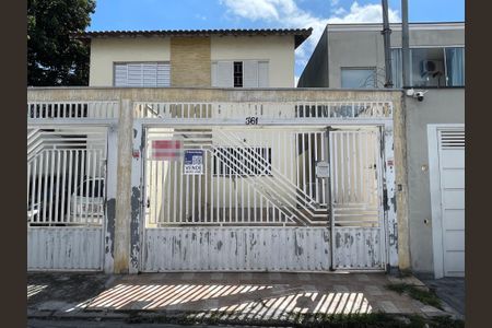 Casa à venda com 100m², 3 quartos e 2 vagas Casa à venda com 100m², 3 quartos e 2 vagasFachada+Placa