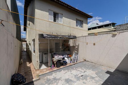 Casa à venda com 100m², 3 quartos e 2 vagas Casa à venda com 100m², 3 quartos e 2 vagasQuintal