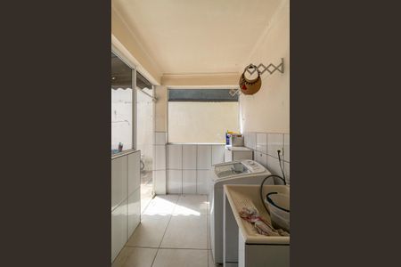 Casa à venda com 100m², 3 quartos e 2 vagas Casa à venda com 100m², 3 quartos e 2 vagasÁrea de Serviço