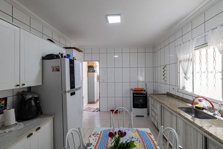 Casa à venda com 100m², 3 quartos e 2 vagas Casa à venda com 100m², 3 quartos e 2 vagasCozinha