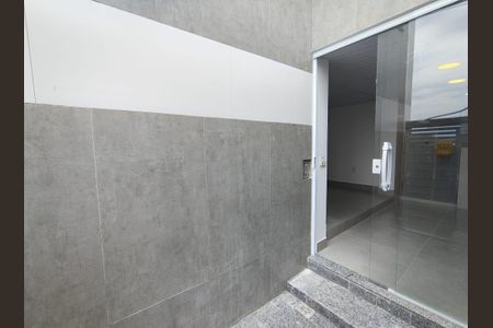 Entrada - Sala/Quarto de casa de condomínio para alugar com 1 quarto, 45m² em Taquara, Rio de Janeiro