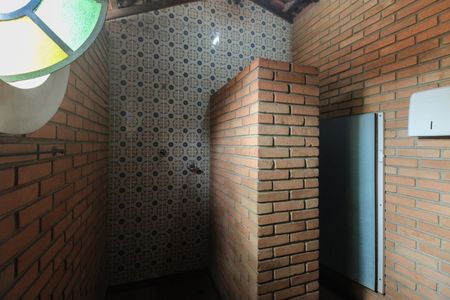 Casa à venda com 1125m², 5 quartos e 8 vagasBanheiros da Churrasqueira