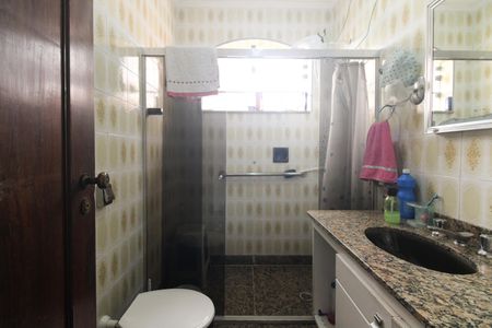 Casa à venda com 1125m², 5 quartos e 8 vagasBanheiro da Suíte 1