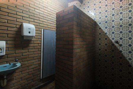 Casa à venda com 1125m², 5 quartos e 8 vagasBanheiros da Churrasqueira